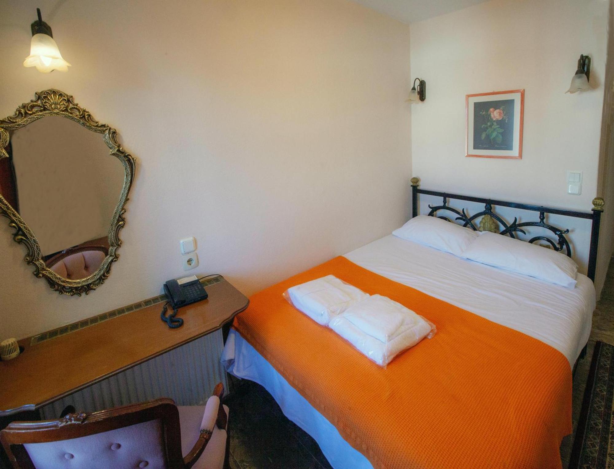 Byron Traditional Hotel Anabolu Oda fotoğraf