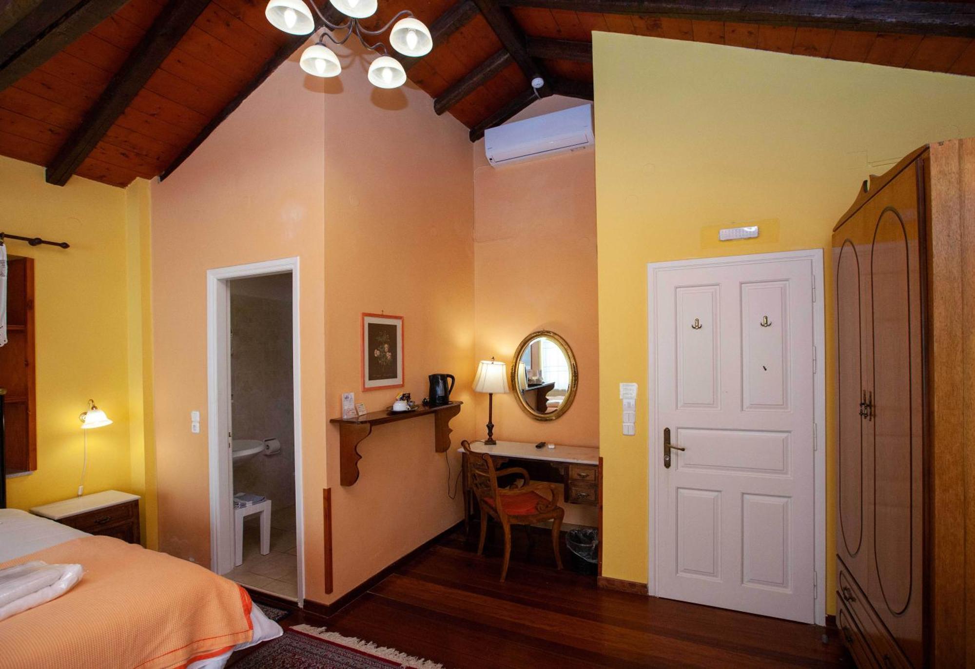 Byron Traditional Hotel Anabolu Oda fotoğraf